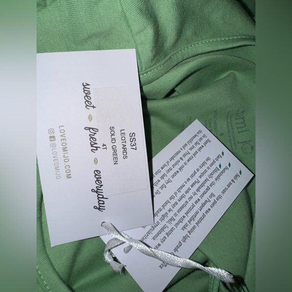 Omi Jo Well Dressed Wolf Long Sleeve Green Leotard size 4 NWT - Picture 4 of 5